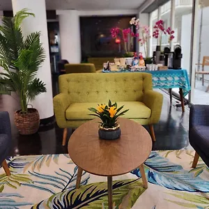 Waikiki Hotel
