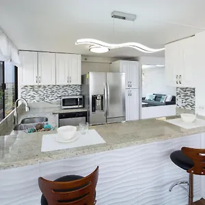 Waikiki Penthouse @ The Monarch