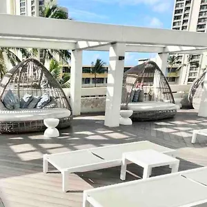 Ocean Views From Balcony Walk To And Mall 3024 イン