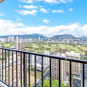 Apartment Newly Remodeled - 30th Floor With Epic Mountain Views *