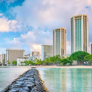 Hyatt Regency Waikiki Beach & Spa Resort
